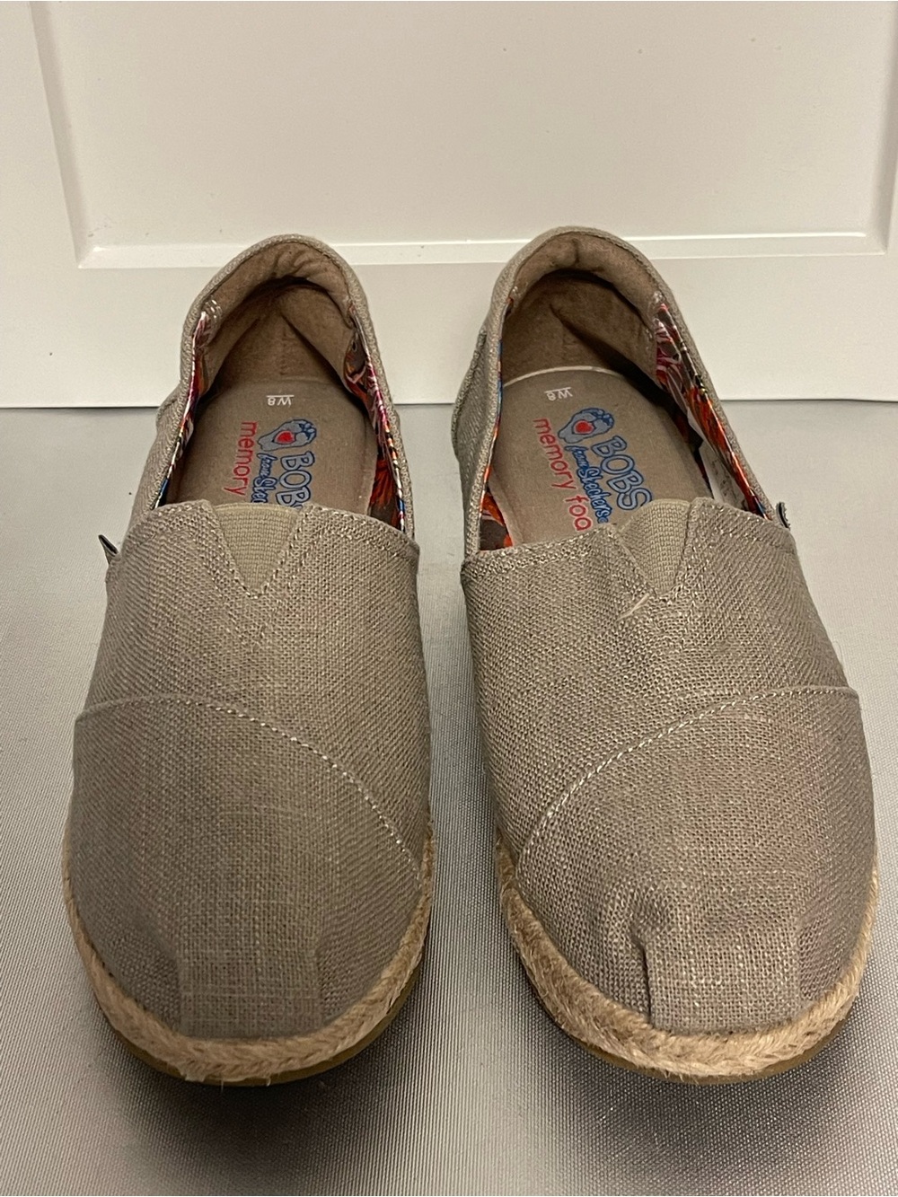 Skechers Bobs Women’s Taupe Shoes Sz 8